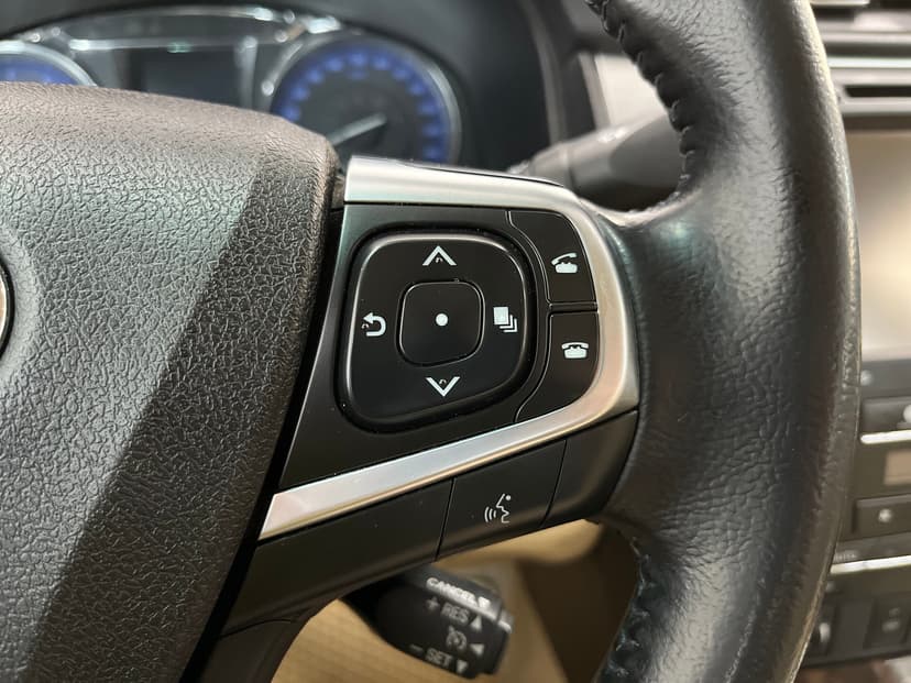 toyota-camry-2015-1332-11