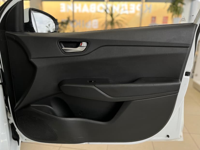 hyundai-solaris-2021-987-24