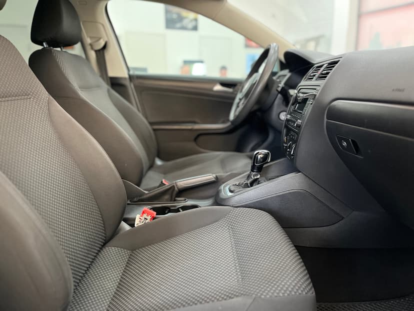 volkswagen-jetta-2014-1183-18