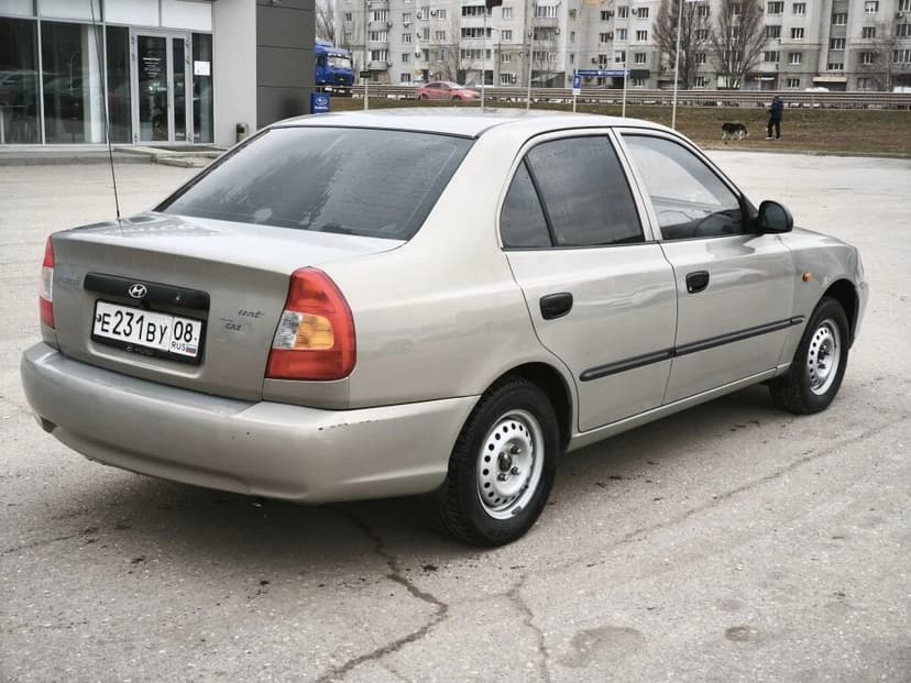hyundai-accent-2008-1307-1