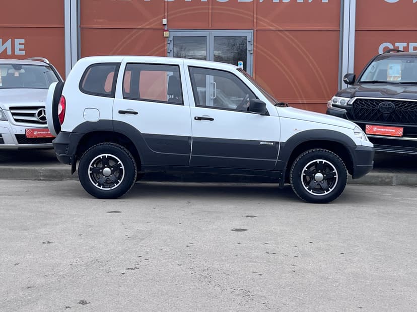 chevrolet-niva-2015-1223-3