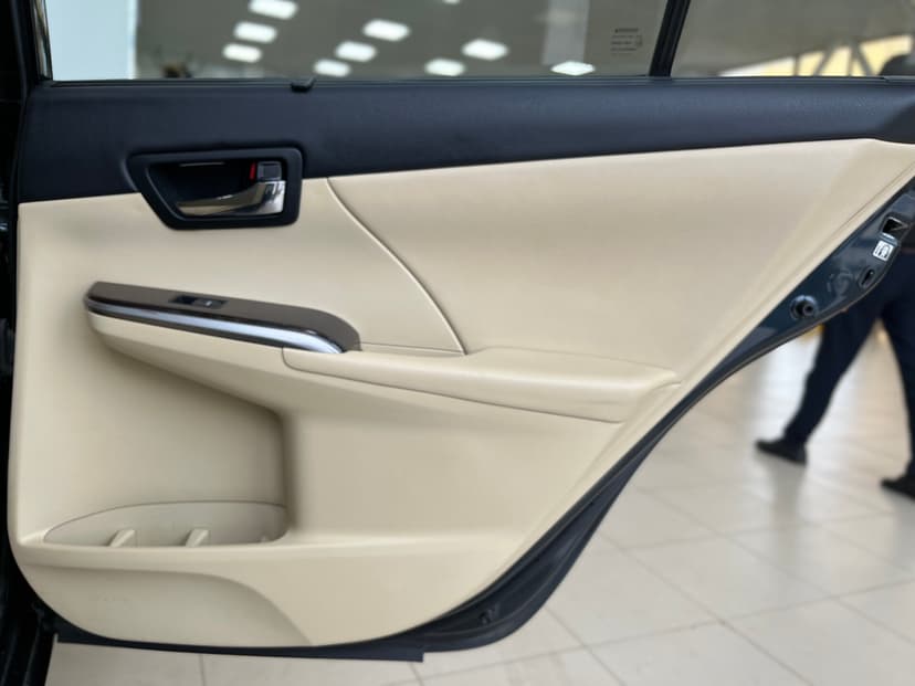 toyota-camry-2015-1332-33