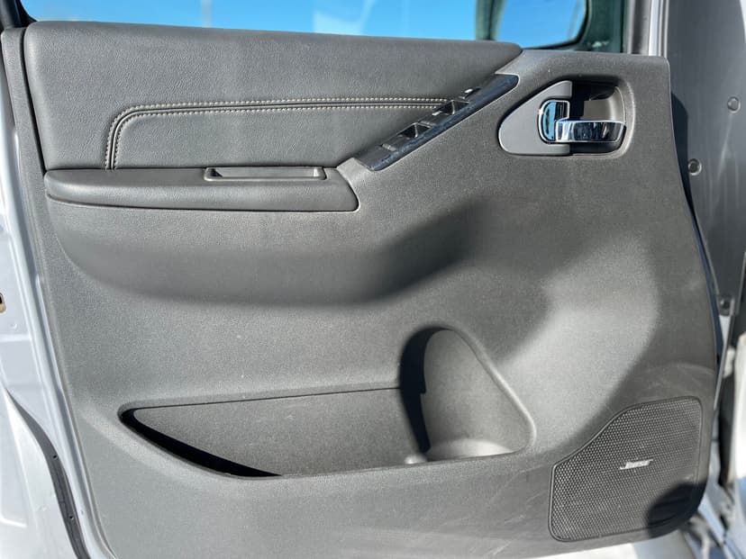 nissan-navara-2010-1193-19