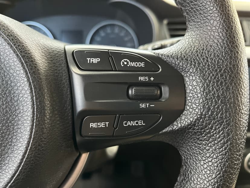 kia-rio x-line-2017-1219-13