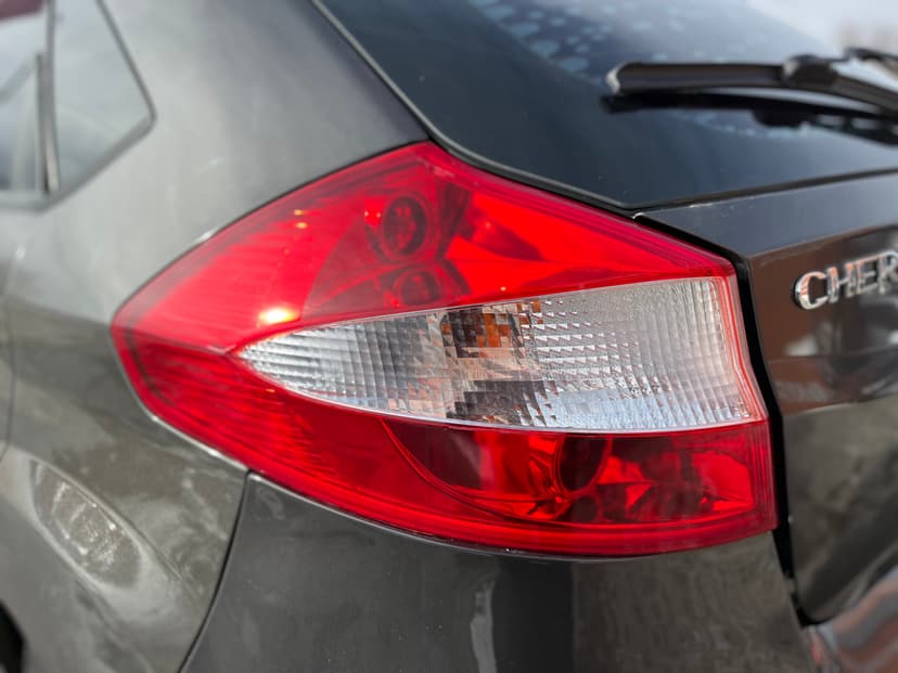 chery-very-2011-1054-9