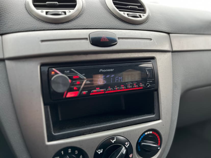 chevrolet-lacetti-2010-1041-11