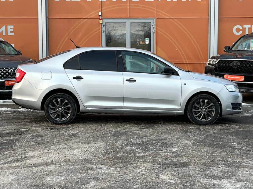 skoda-rapid-2017-873-3