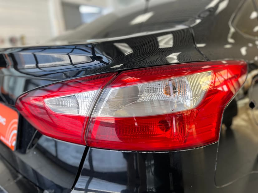 ford-focus-2014-1044-9