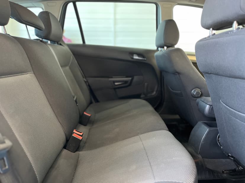 opel-astra-2008-1281-22