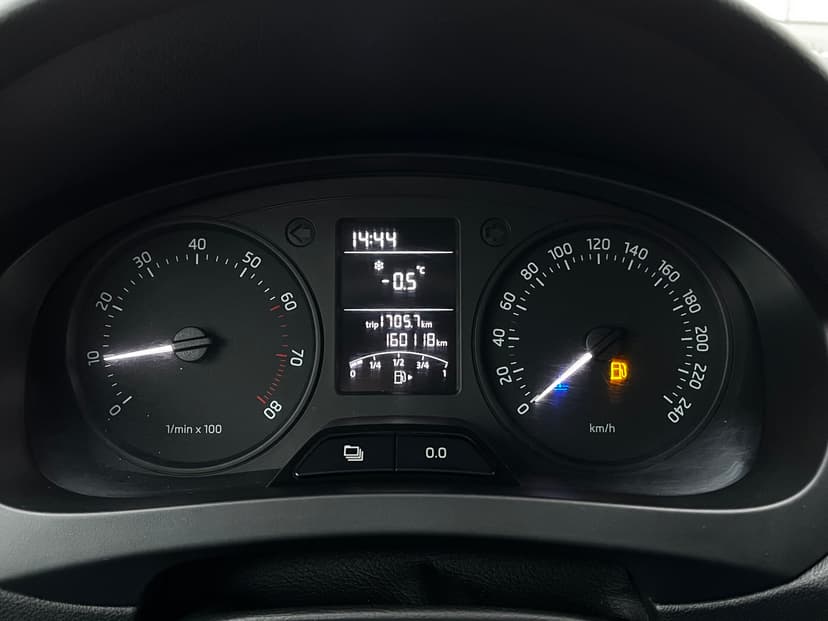 skoda-rapid-2015-824-15