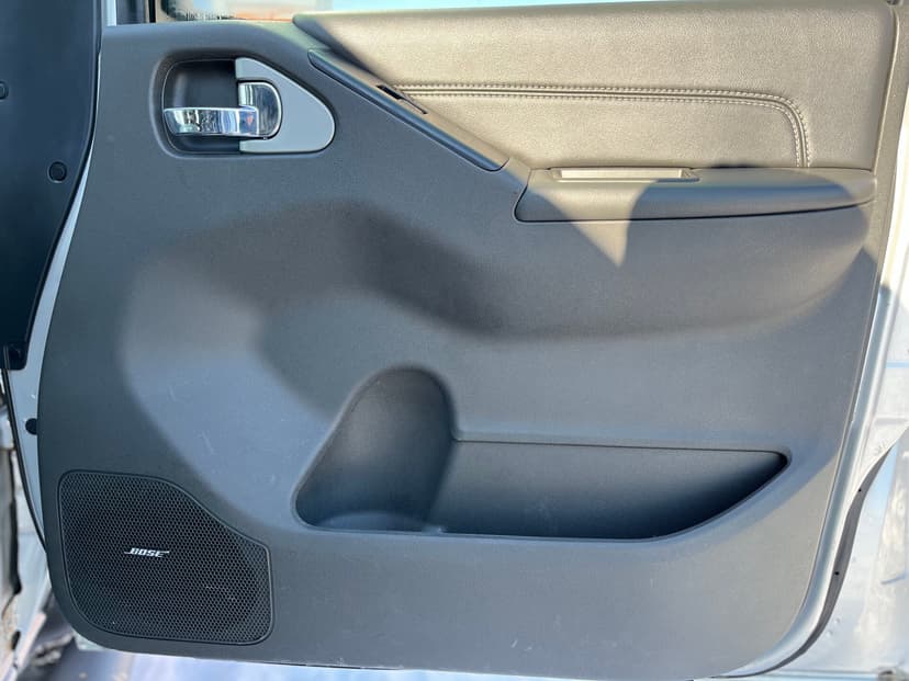 nissan-navara-2010-1193-20