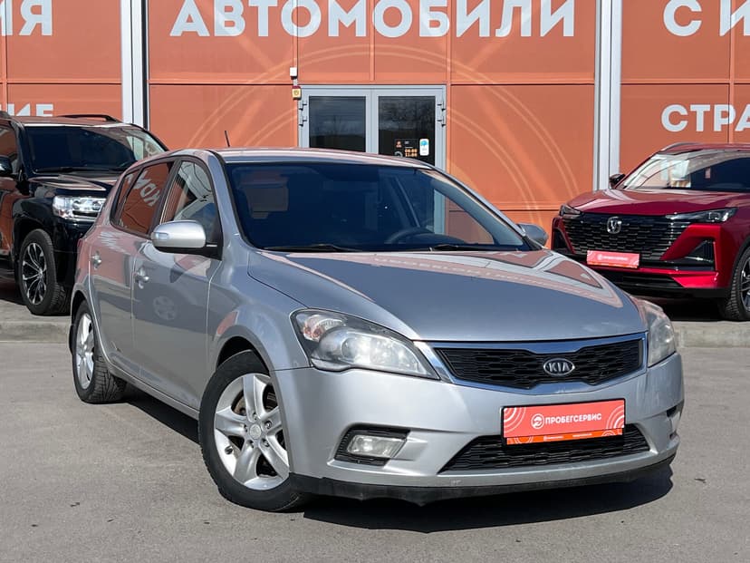KIA Ceed с пробегом, 2010 год, Волгоград, 1.6 бензин, Автомат - вид 3