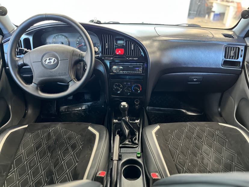 hyundai-elantra-2004-1218-10