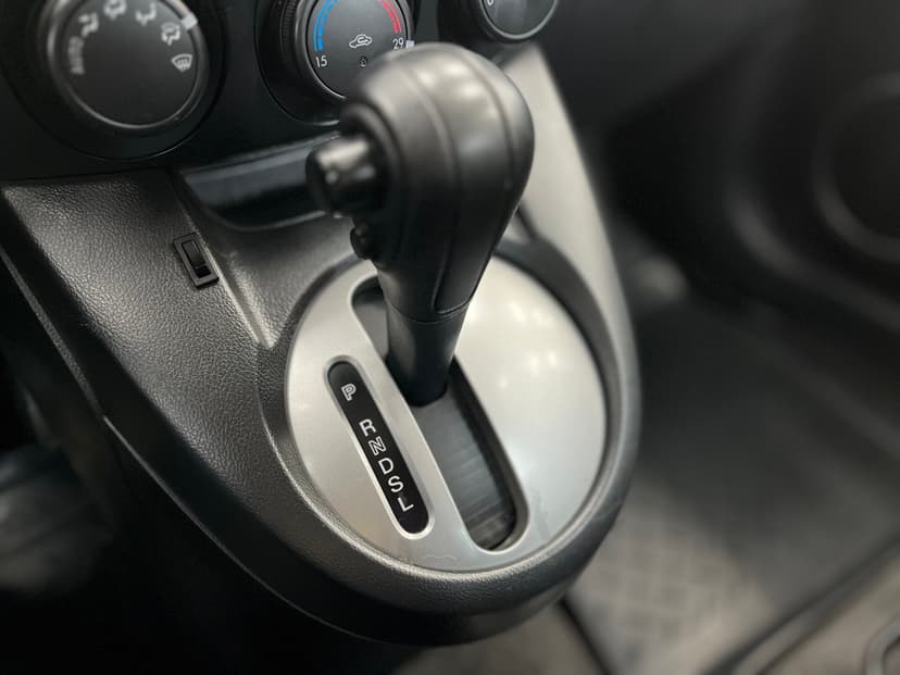 mazda-2-2008-1003-15