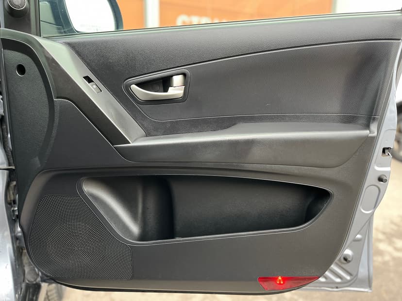 ssangyong-actyon-2012-875-24