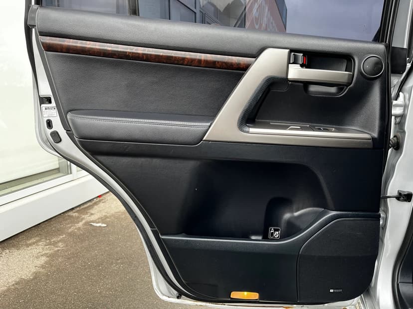 toyota-land cruiser-2011-771-21