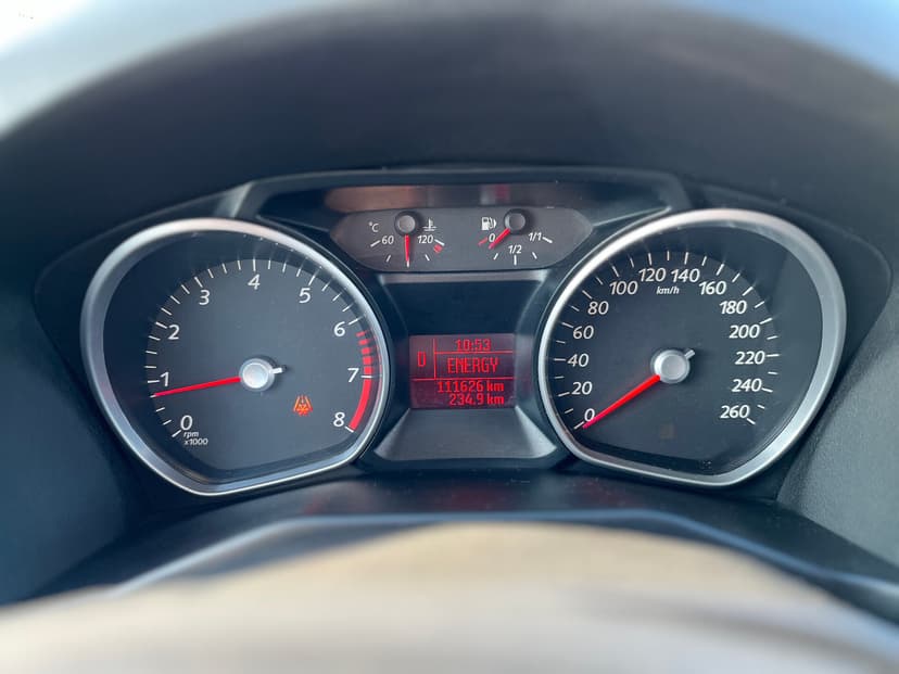 ford-mondeo-2012-1021-12