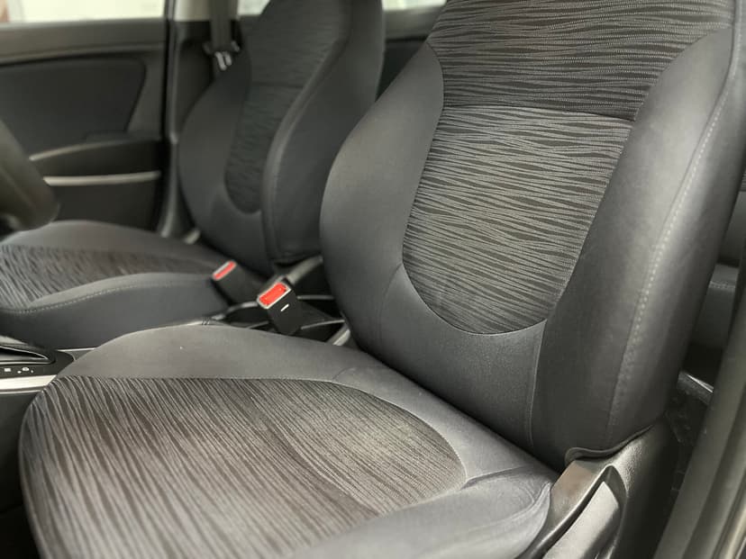 hyundai-solaris-2014-1019-20