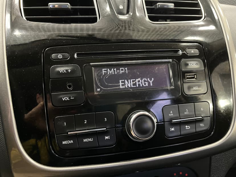 renault-logan-2014-1311-13