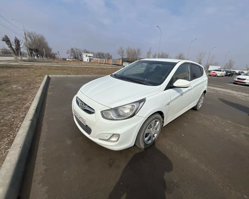 hyundai-solaris-2011-1309-0