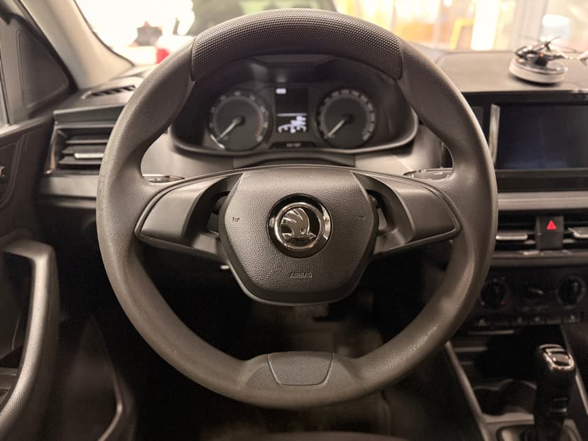 skoda-rapid-2021-871-11