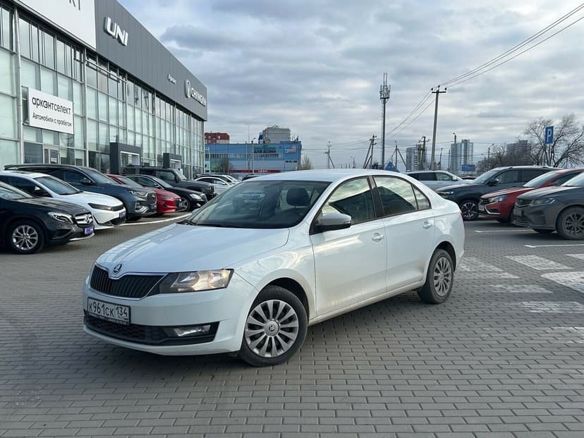 skoda-rapid-2017-886-0