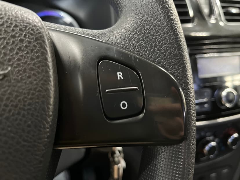 renault-logan-2014-1311-11