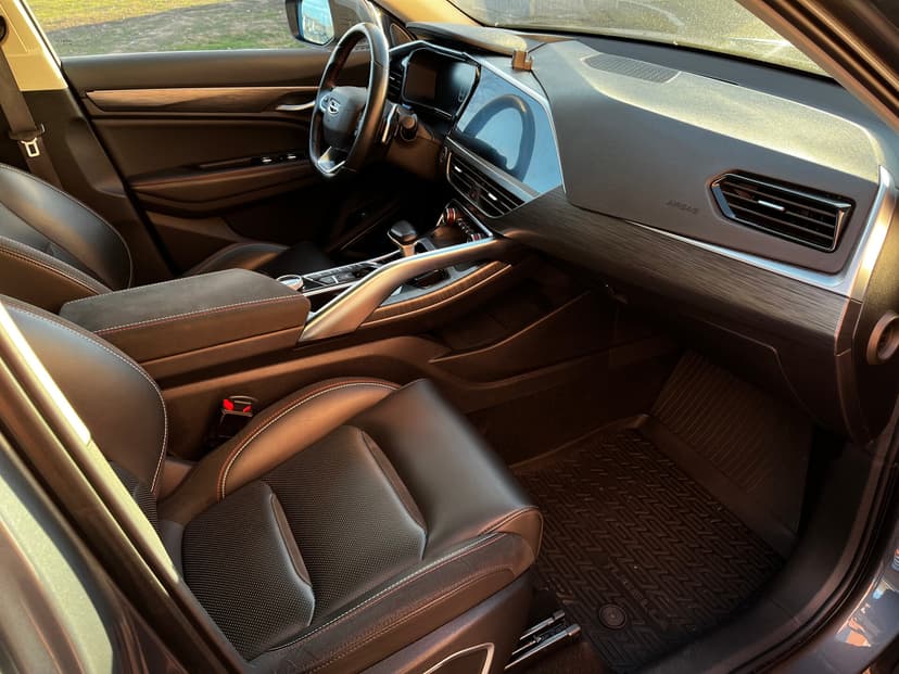 geely-tugella-2022-887-37