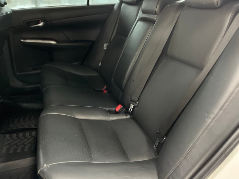 toyota-camry-2012-1224-25