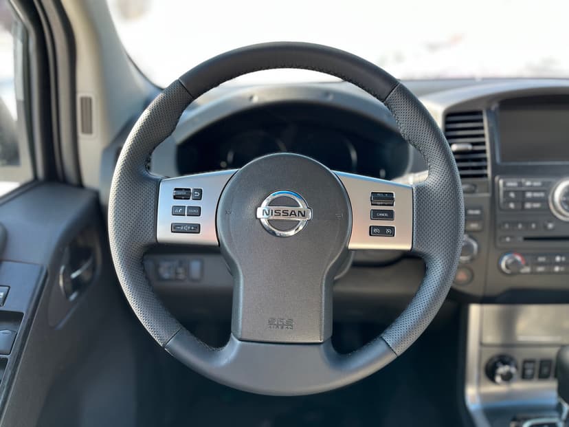 nissan-navara-2010-1193-8