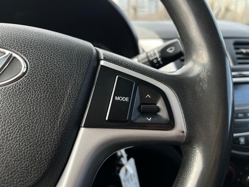 hyundai-solaris-2016-1350-11