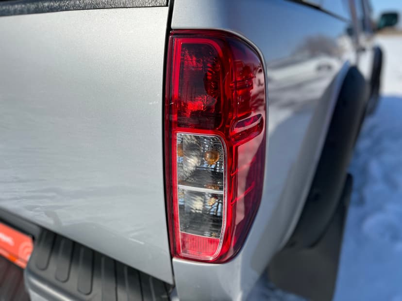 nissan-navara-2010-1193-12