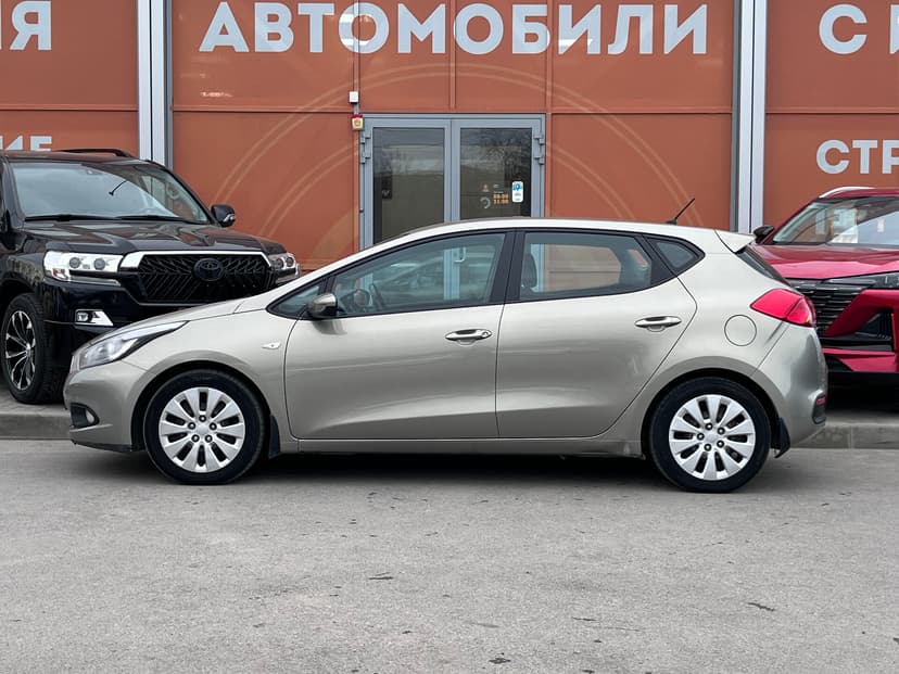 KIA Ceed с пробегом, 2015 год, Волгоград, 1.6 бензин, Механика - вид 8