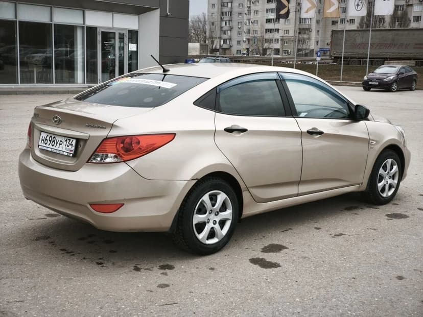 hyundai-solaris-2013-1308-0