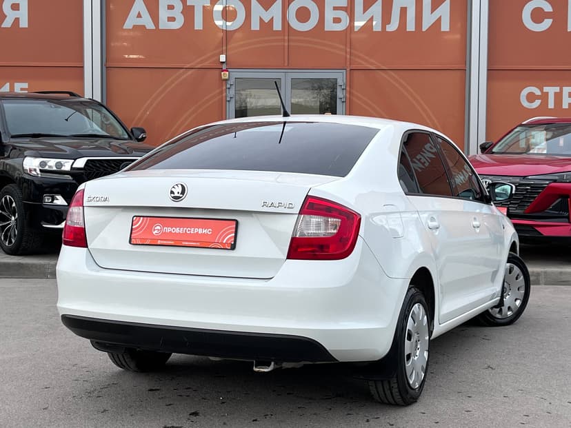 skoda-rapid-2014-1397-4