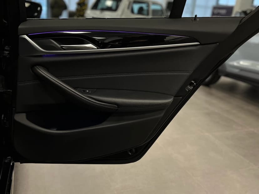 bmw-5 серия-2019-836-29