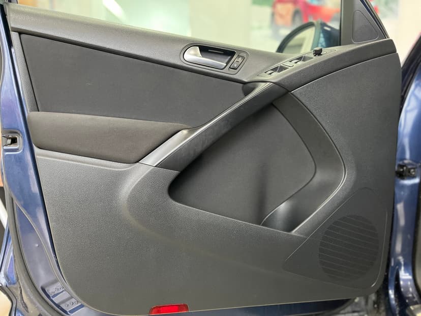 volkswagen-tiguan-2012-1065-22