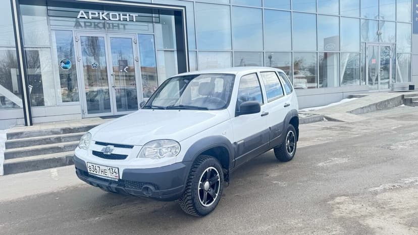 chevrolet-niva-2015-1223-0