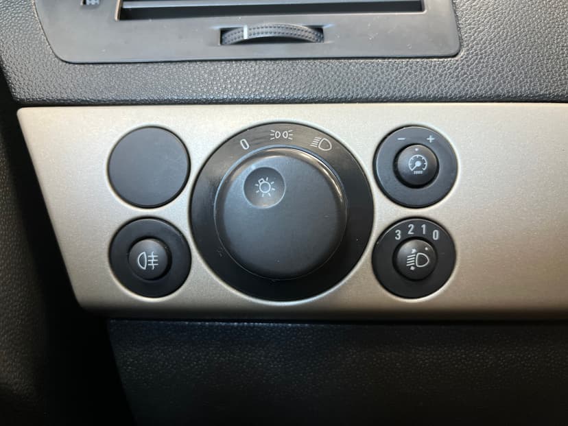 opel-astra-2008-1281-16