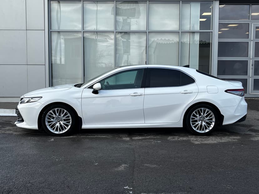 toyota-camry-2018-930-7