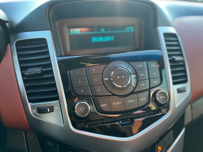 chevrolet-cruze-2012-1069-13