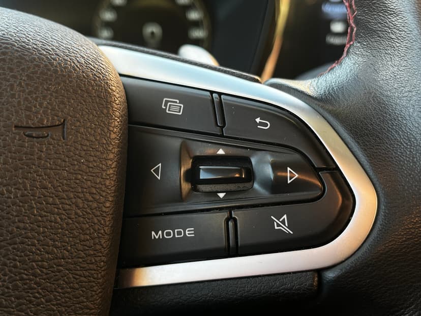 geely-tugella-2022-887-15