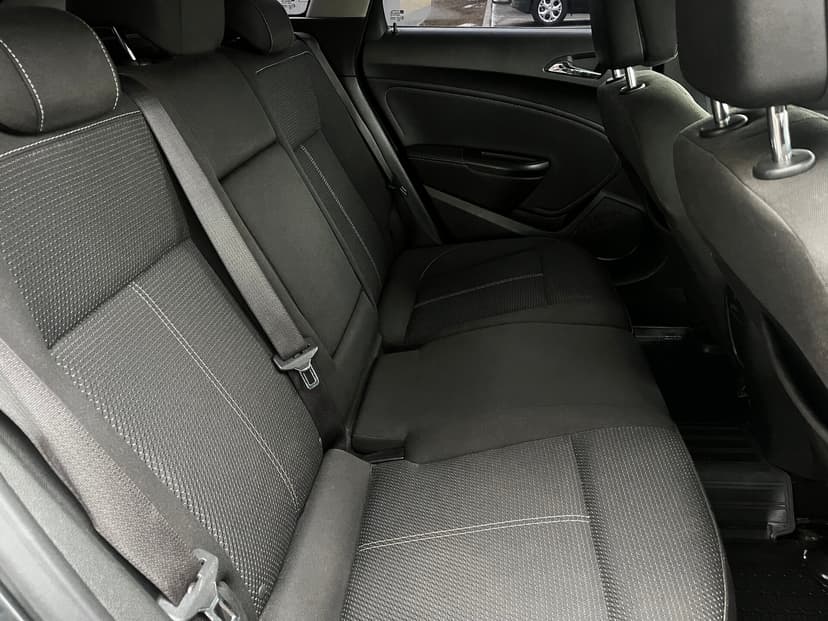 opel-astra-2013-831-25