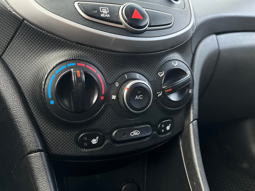 hyundai-solaris-2016-1350-14