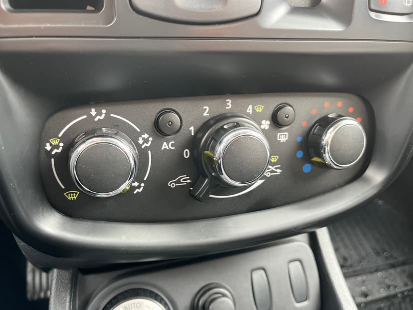 renault-duster-2012-172-12