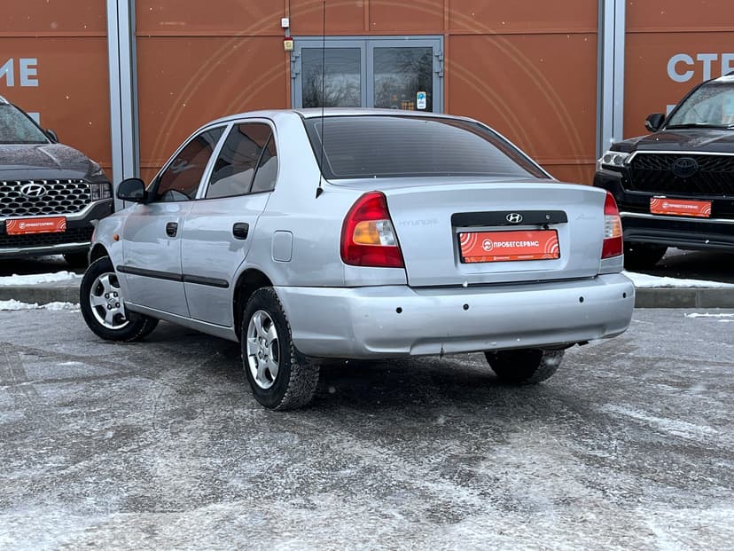 hyundai-accent-2004-1051-4