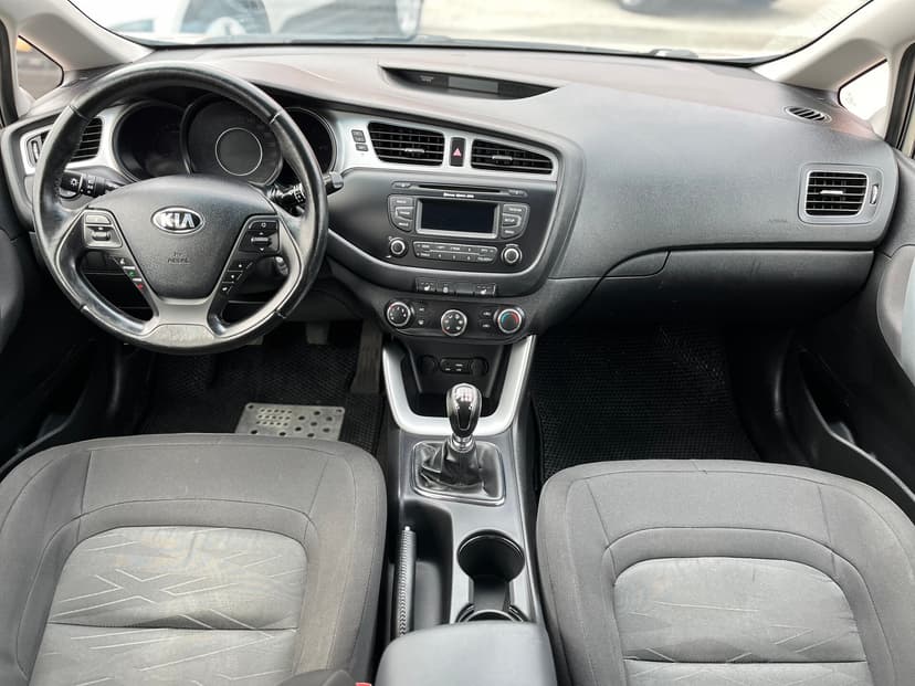 KIA Ceed с пробегом, 2015 год, Волгоград, 1.6 бензин, Механика - вид 11