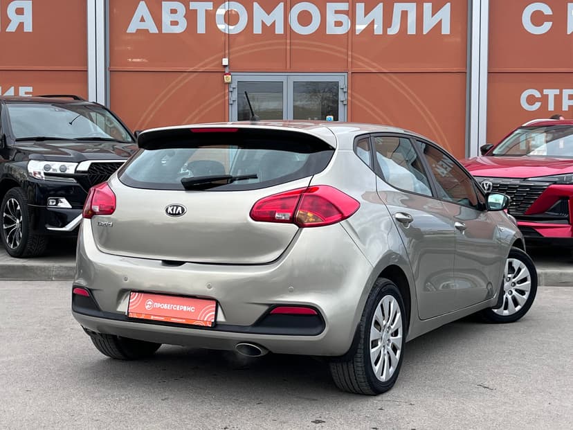 KIA Ceed с пробегом, 2015 год, Волгоград, 1.6 бензин, Механика - вид 5