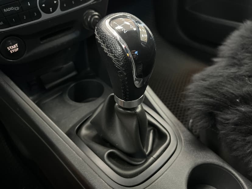 renault-fluence-2012-1398-13