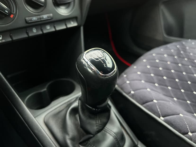 skoda-rapid-2014-1397-14